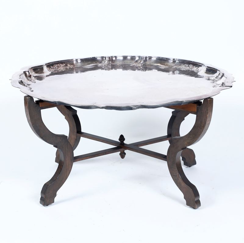 Grande vassoio in metallo argentato  - Asta Antiquariato - Cambi Casa d'Aste