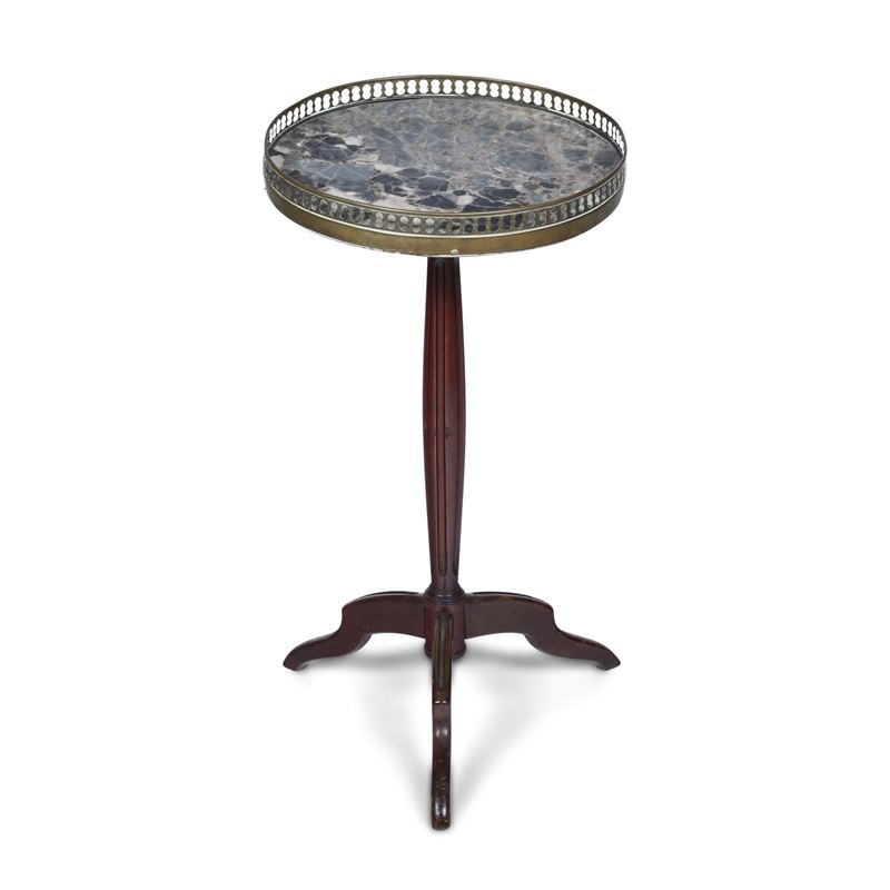 Piccolo tavolino da appoggio con piano in marmo. XIX secolo  - Asta Antiquariato - Cambi Casa d'Aste