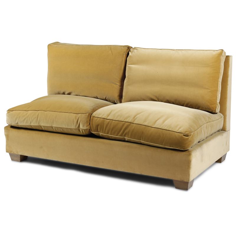 Divano imbottito rivestito da tessuto giallo  - Auction Antiquariato - Cambi Casa d'Aste