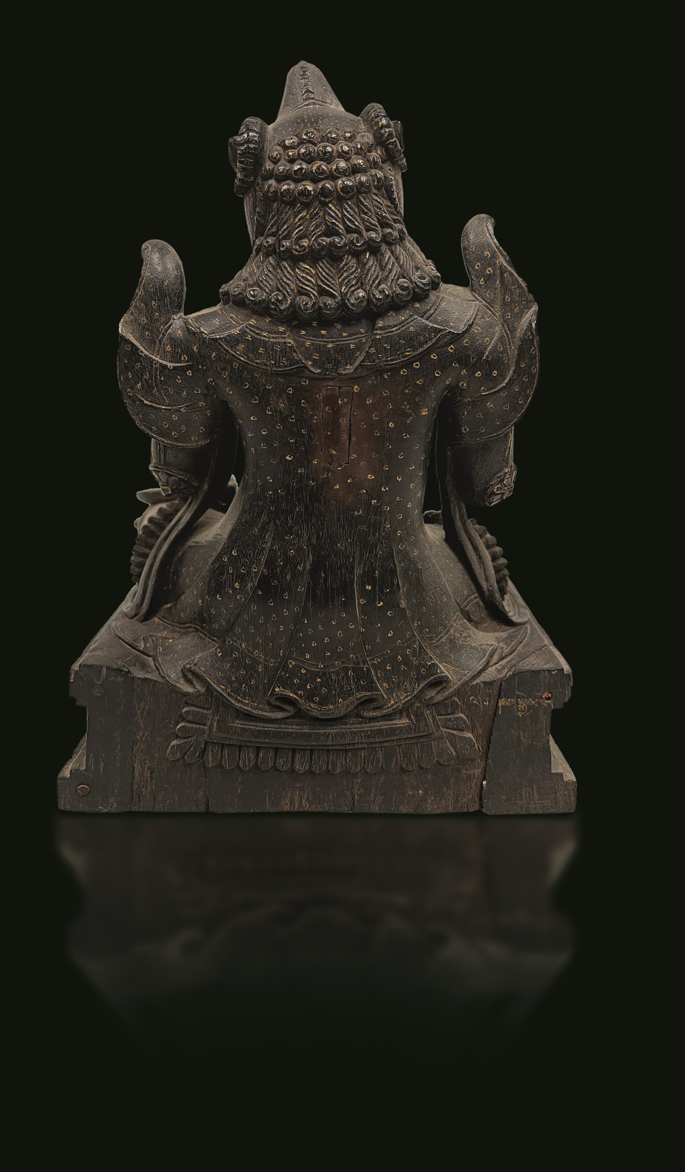 Coppia di Statue Raffiguranti Guerrieri Scolpita in Legno di Zitan con Tracce di Doratura e Motiv...