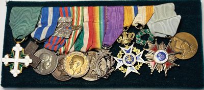 Varie. Parure con Dieci Onorificenze.