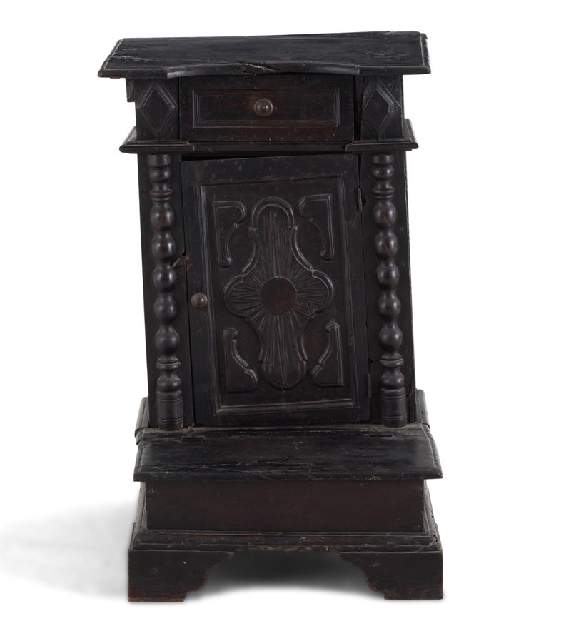 Inginocchiatoio in legno intagliato. Elementi antichi  - Asta Antiquariato - Cambi Casa d'Aste