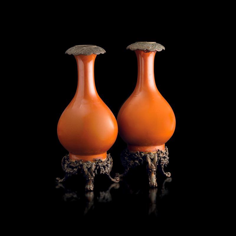 Pair of vases with orange bottoms and bronze bases, China, Qing Dynasty, 19th century  - Auction Fine Asian Works of Art - Cambi Casa d'Aste