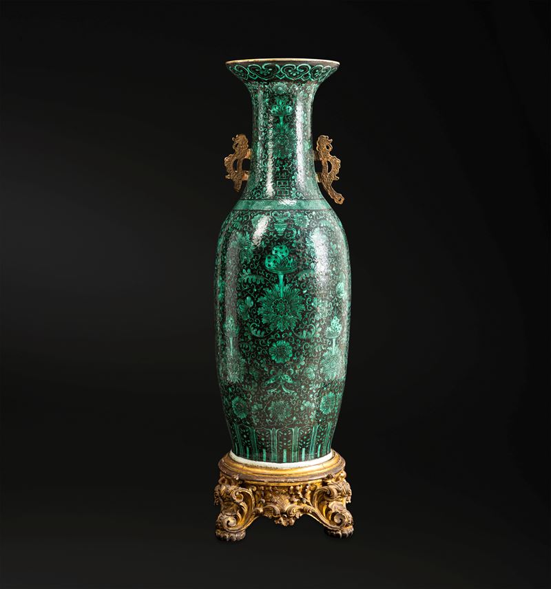 Grande vaso biansato a balaustro. Cina, Dinastia Qing, XIX secolo  - Asta Fine Art Selection - Cambi Casa d'Aste