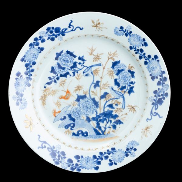 Piatto in porcellana a soggetto naturalistico, Cina, Dinastia Qing, XIX secolo