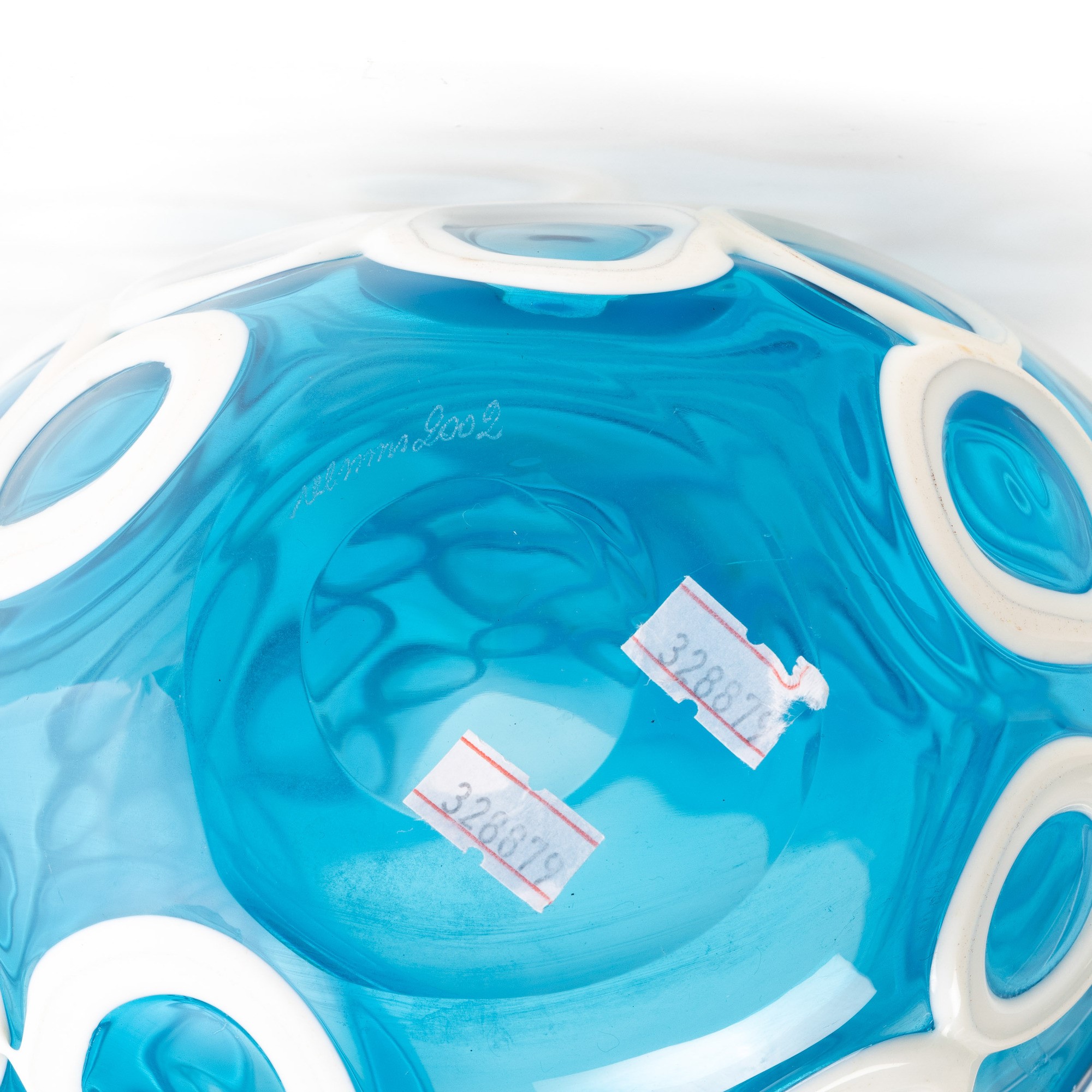 Emmanuel Babled - Vaso “Kyklos” (Murano 2002) in vetro soffiato blu con applicazioni in lattimo a...
