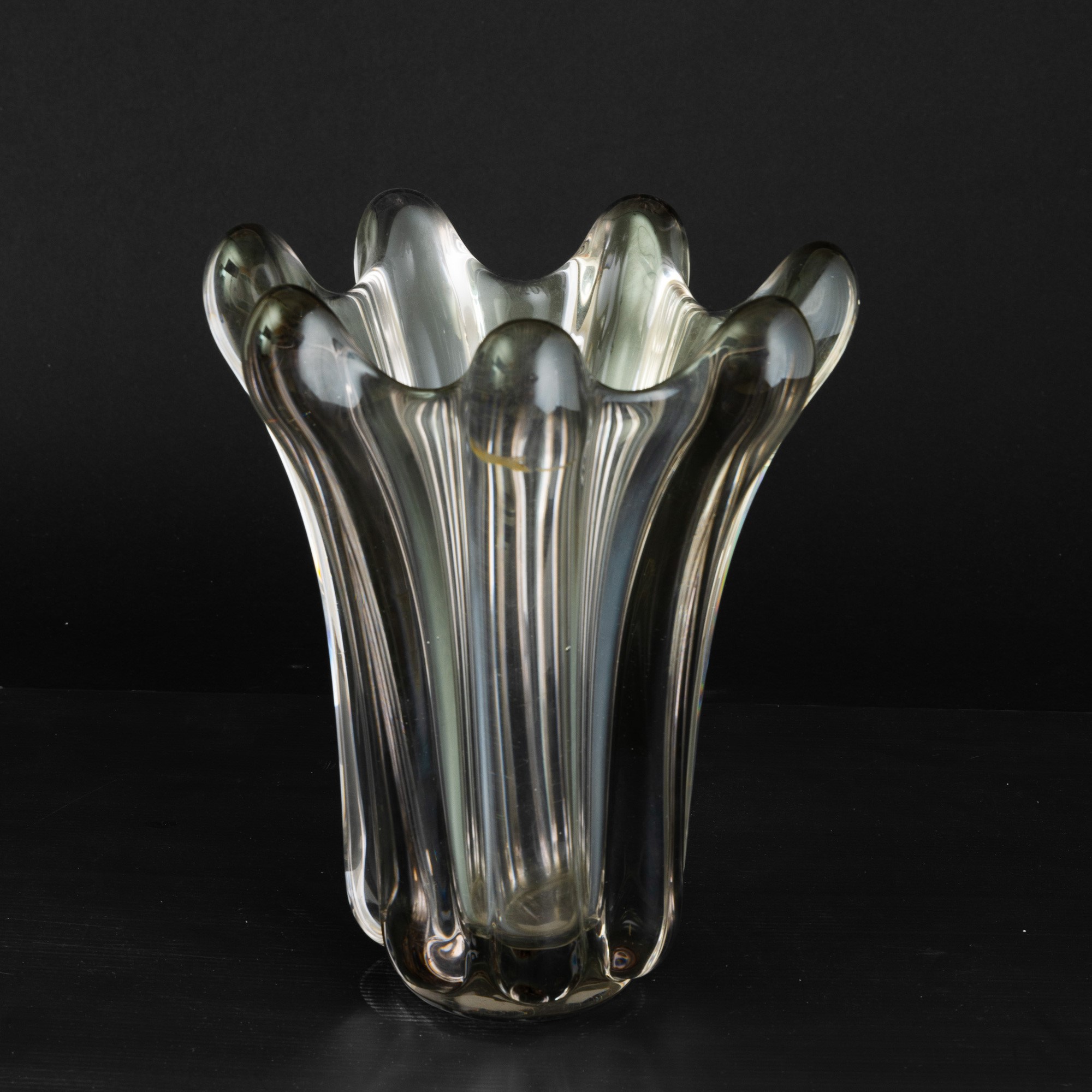 Val St. Lambert, Vaso troncoconico in cristallo soffiato a grandi costolature (Belgio, circa 1950...
