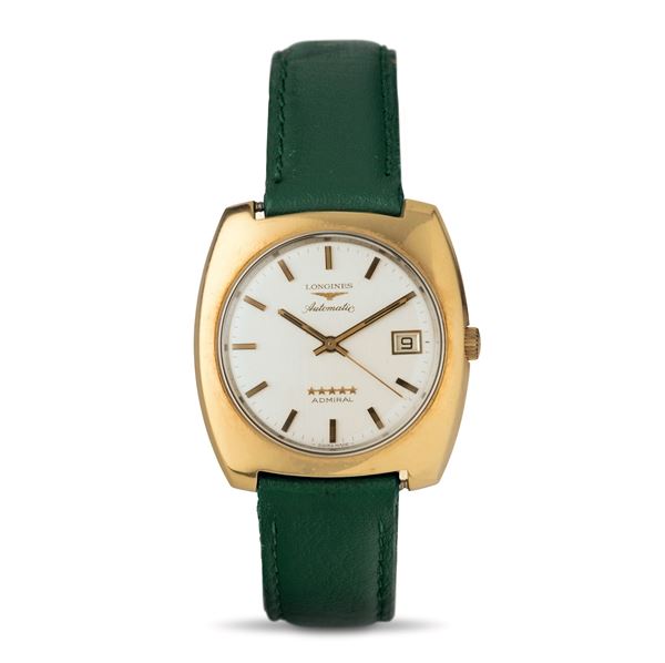 Admiral Tonneau ref. 2307 1 in oro giallo 18k, quadrante argentè con indici Baton e datario al tre, carica automatica, 36x37 mm