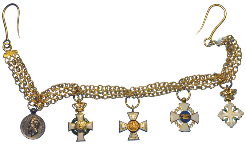 ITALIA - REGNO D’ITALIA, 1861-1946. Catena a maglia in oro per abito da cerimonia con 5 miniature.  - Auction Numismatics - Medals and popes - II - Cambi Casa d'Aste