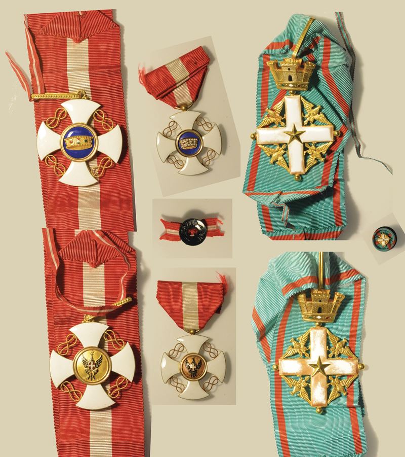 ITALIA - REGNO E REPUBBLICA. Lotto di tre onorificenze e due bottoni.  - Auction Numismatics - Medals and popes - II - Cambi Casa d'Aste