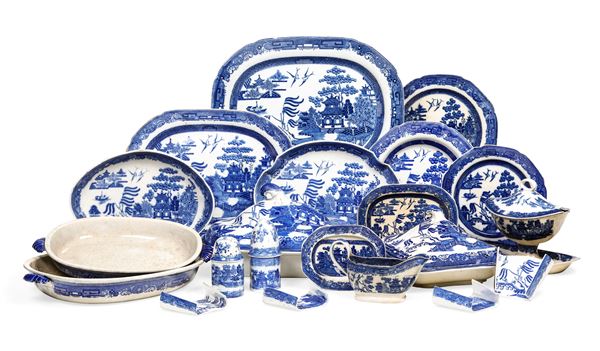 Servizio da tavola “Blue Willow" Inghilterra, Manifattura dello Staffordshire, circa metà del XX secolo 