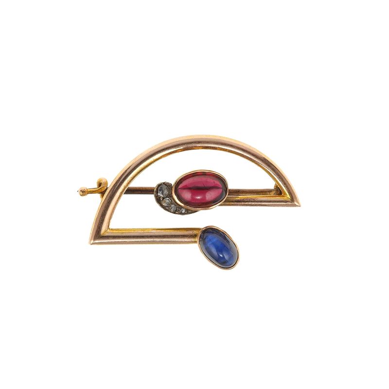 Diamond, sapphire, granate and low-karat gold brooch  - Auction Fine Jewellery - Cambi Casa d'Aste