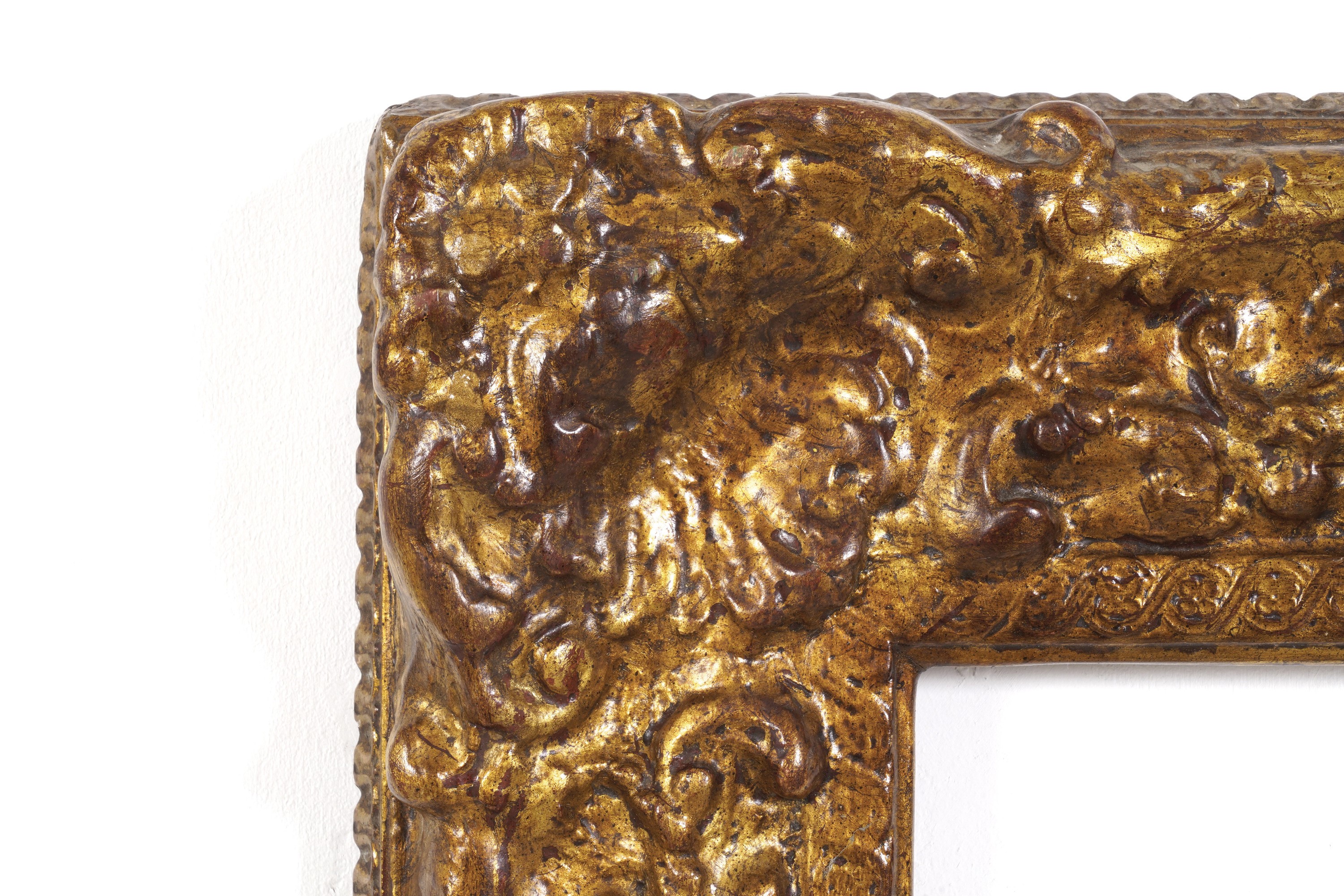 Coppia di Cornici in Legno e Pastiglia Dorati. XIX-XX Secolo