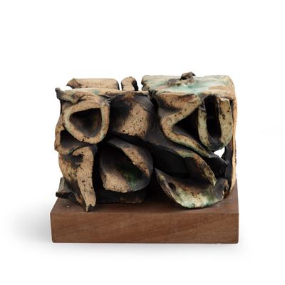 Senza titolo, scultura in ceramica policroma