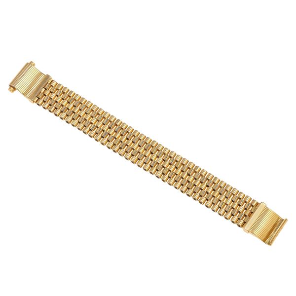 Gold bracelet