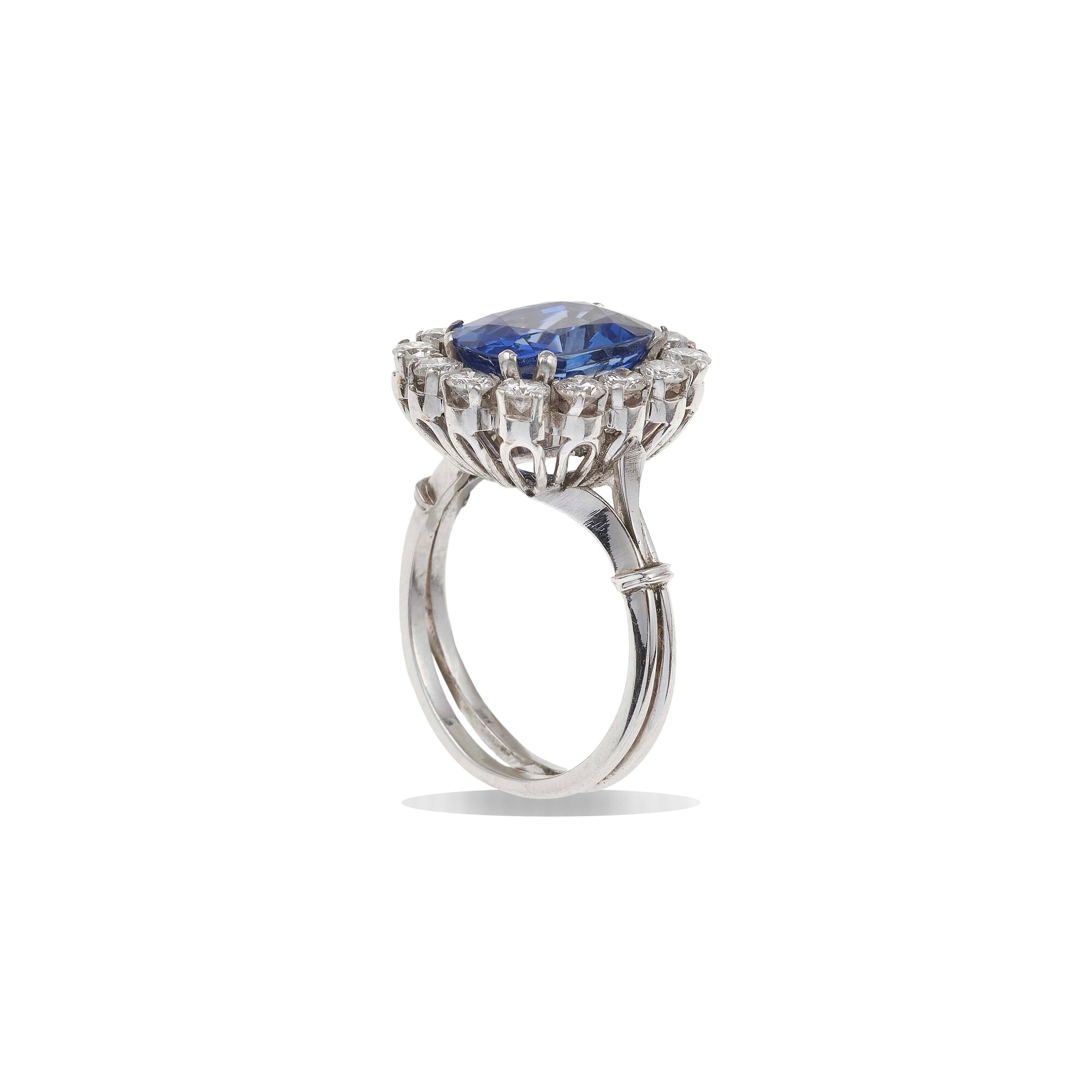 Anello con Zaffiro Sri Lanka di Ct 5.06, Nessuna Indicazione di Riscaldamento, e Diamanti