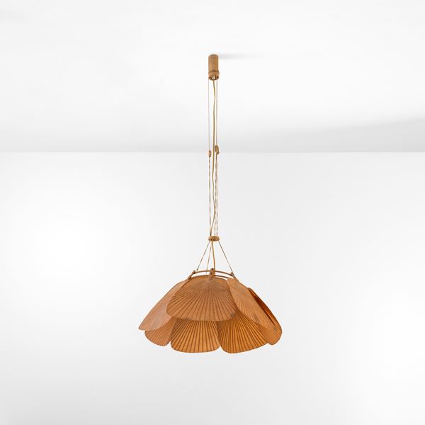 Lampada a sospensione della serie Uchiwa.