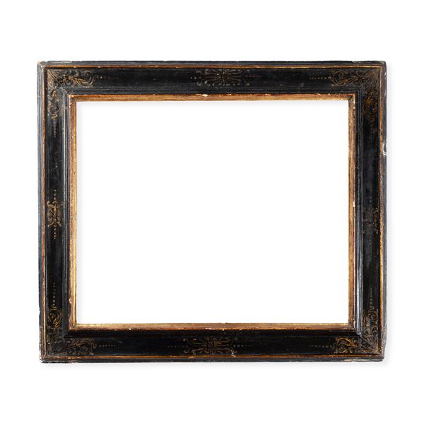 Cornice a cassetta in legno ebanizzato. Toscana XVII-XVIII secolo
