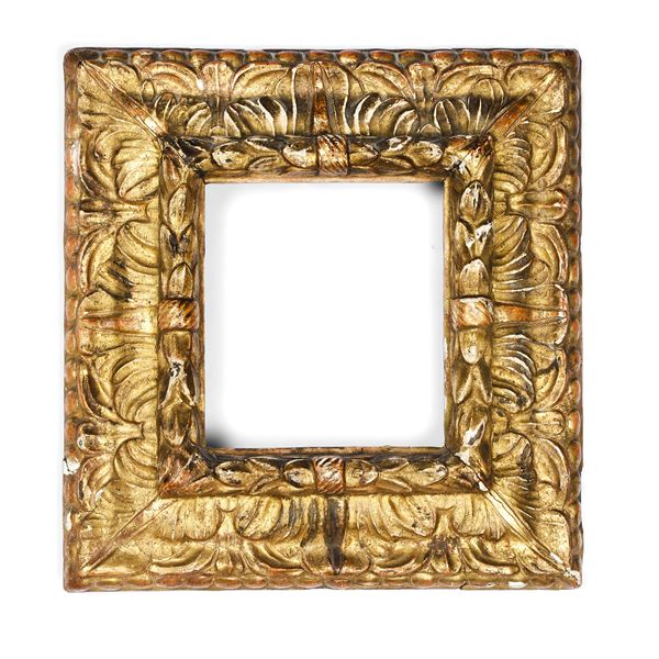 Cornice intagliata e dorata. Spagna (?) XVII- XVIII secolo
