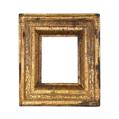 Cornice in Legno Intagliato, Bulinato e Dorato. XVIII Secolo