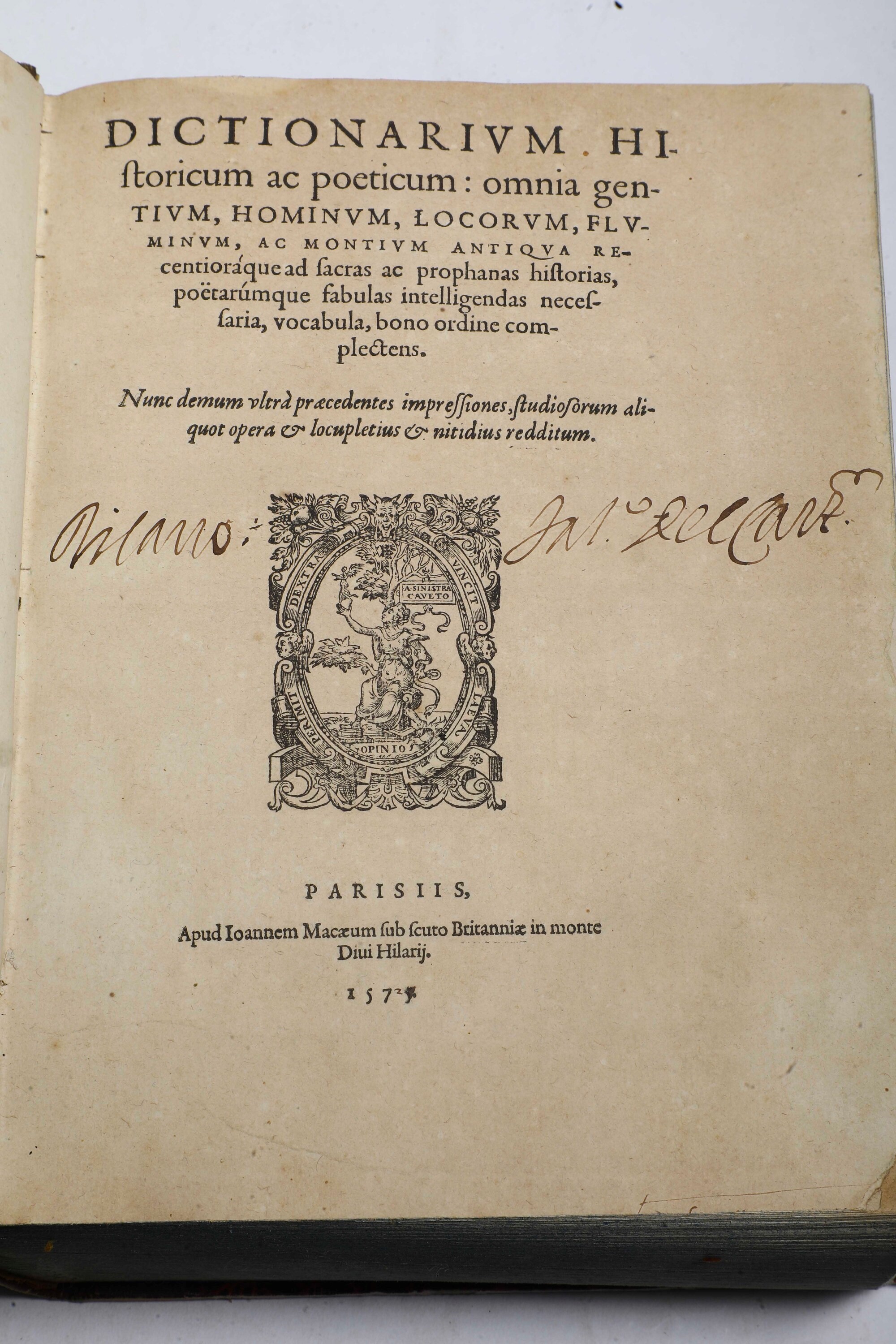 Lotto Misto di Quattro Opere Diverse Dictionarium Historicum Ac Poeticum... Parisis Macaeum, 1575