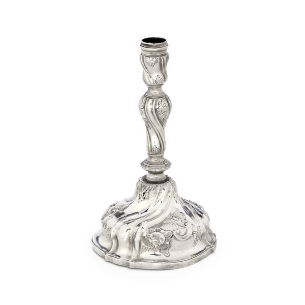 Genova, XVIII secolo, marchio della "Torretta" con datario (parziale di difficile lettura) e marchio di ricognizione in uso dal 1824 al 1828 Candeliere