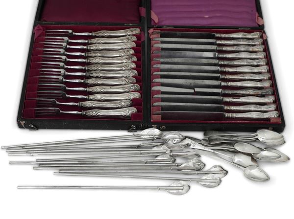 Cucchiaini e cannucce in argento. XX secolo