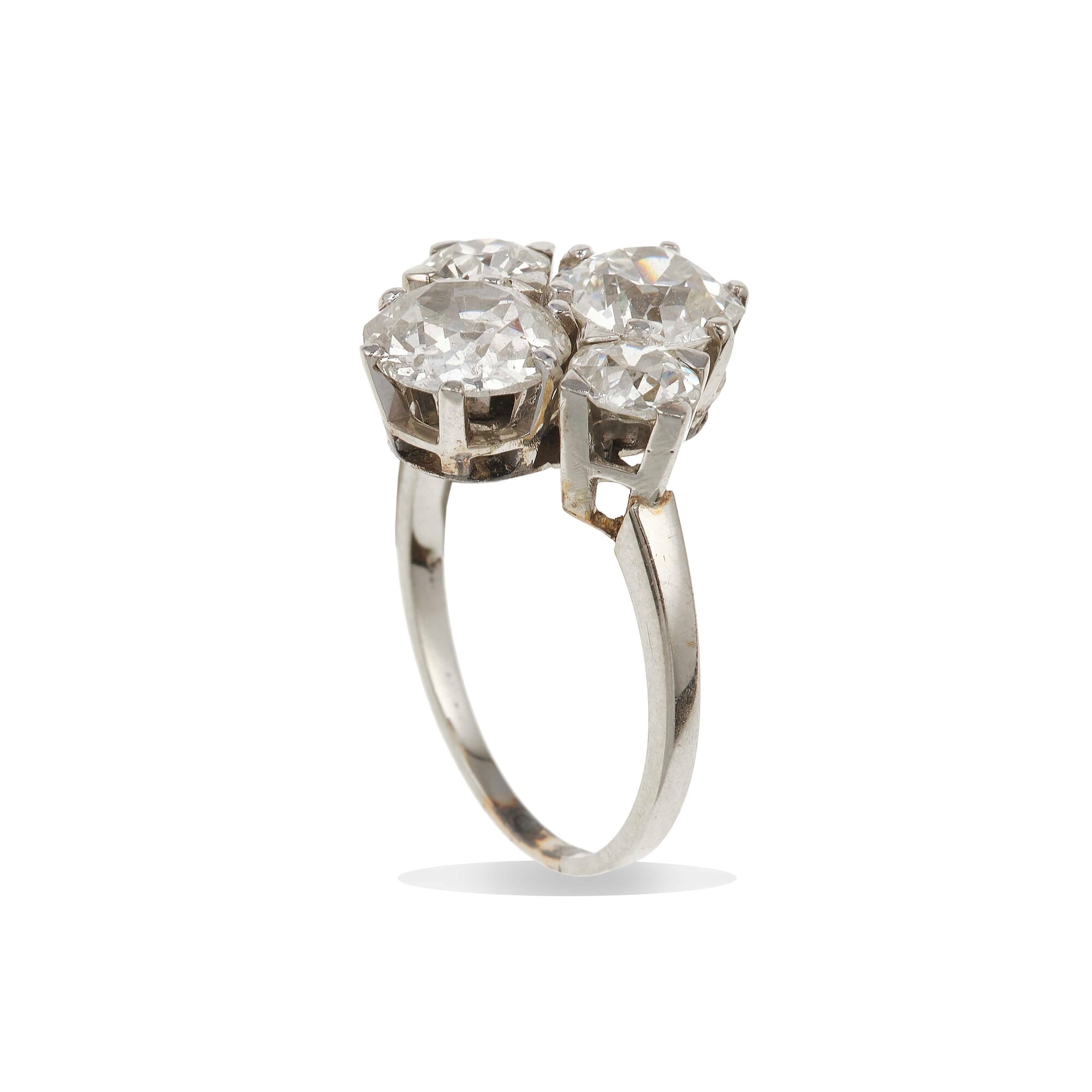 Anello con Quattro Diamanti di Vecchio Taglio per Ct 3.40 Circa