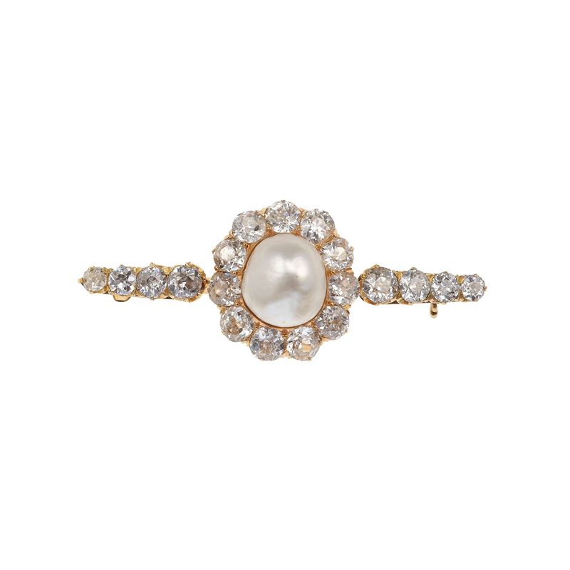 Natural saltwater pearl, old-cut diamond and gold brooch. Gemmological Report R.A.G. Torino n. C25009mn  - Auction Fine Jewellery - Cambi Casa d'Aste