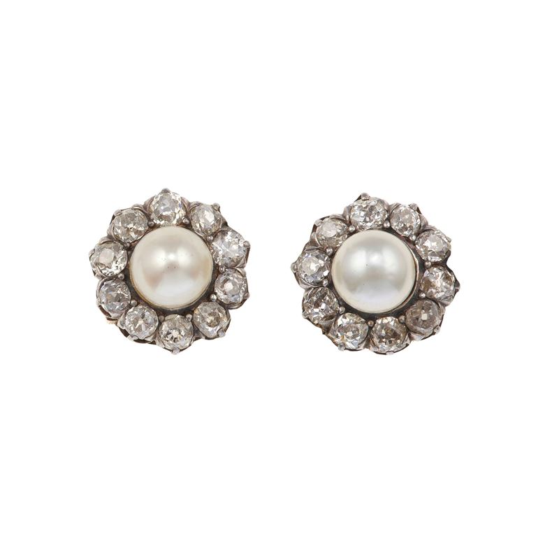 Pair of natural saltwater pearls, old-cut diamond, gold and silver earrings. Gemmological Report R.A.G Torino n. C25010mn  - Auction Fine Jewellery - Cambi Casa d'Aste