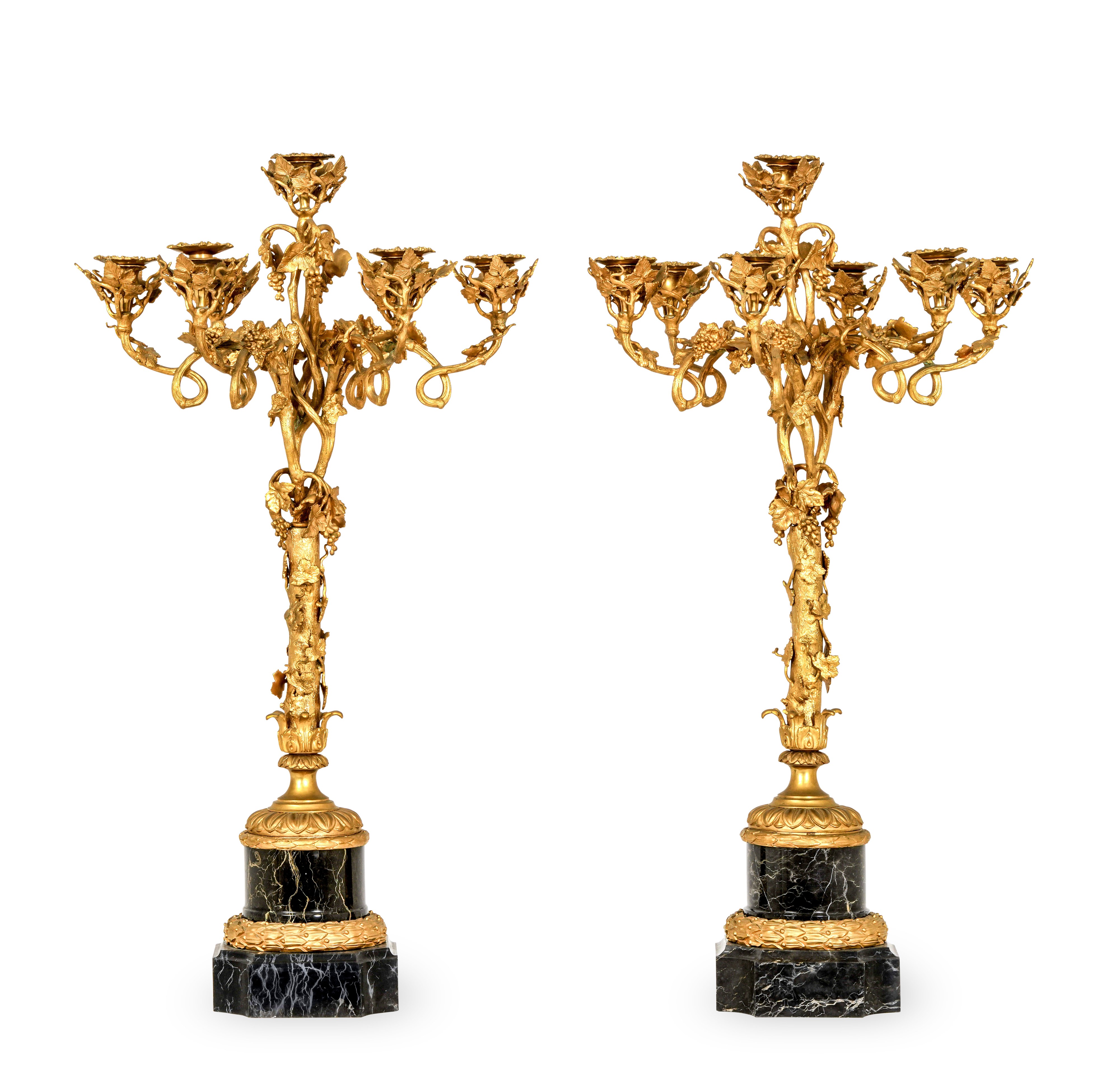 Coppia di Candelabri a Sette Luci in Bronzo Dorato su Basi in Marmo Nero. XX Secolo