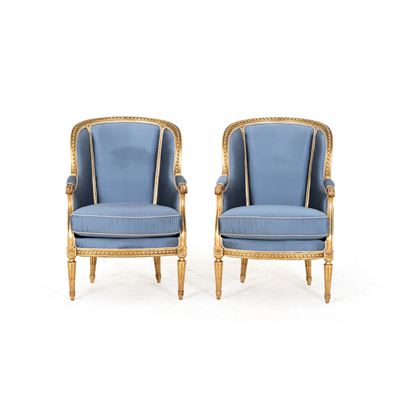 Coppia di bergere in stile Luigi XVI, legno intagliato e dorato, imbottite, XX secolo