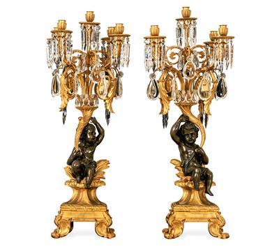 Coppia di Candelabri a Cinque Luci in Bronzo Dorato e Patinato. XX Secolo