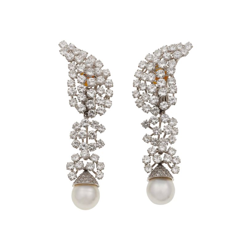 Pair of brilliant-cut diamond weighing approximately 16.00 carats and cultured pearl earrings. Pendants detachable  - Auction Fine Jewellery - Cambi Casa d'Aste