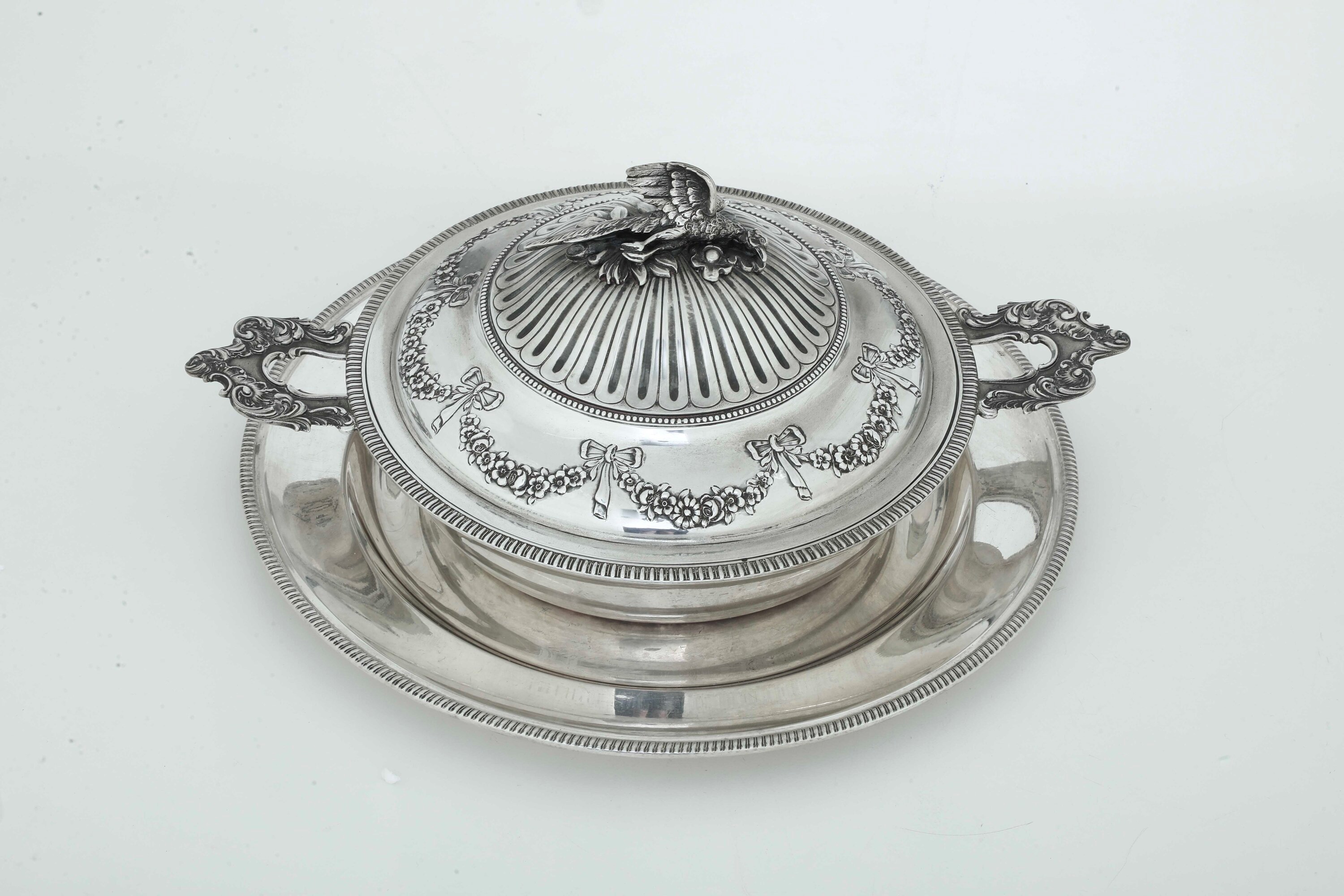 Paiola con Piatto. Argenteria Artistica Milanese del XX Secolo. Argentiere Dabbene