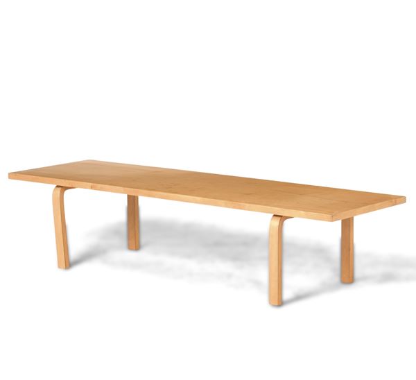 Tavolino da salotto in legno. XX secolo