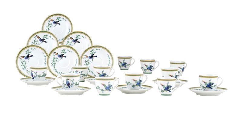 Dodici tazze da caffè Hermès "Tucano". Francia, Manifattura di Limoges, fine XX - inizio XXI secolo.   - Auction Italian Residences - Cambi Casa d'Aste