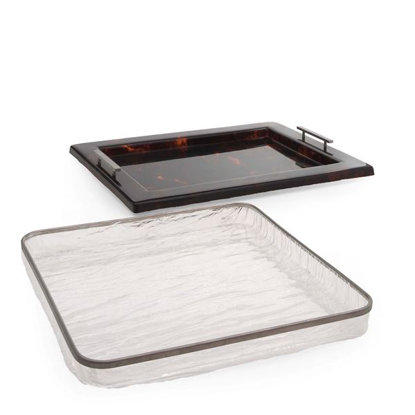 Due vassoi in resina