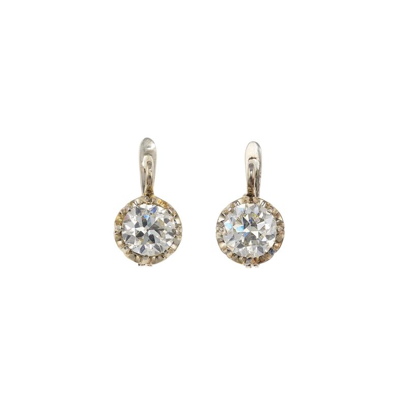 Pair of diamond and gold earrings  - Auction Fine Jewellery - Cambi Casa d'Aste