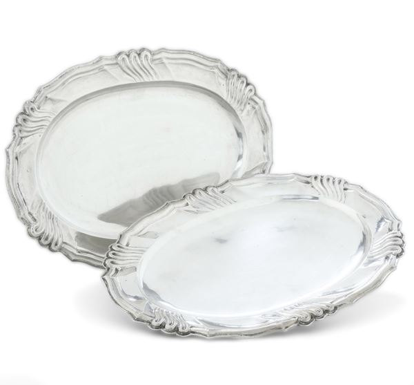 Coppia di vassoi ovali. Argenteria italiana della prima metà del XX secolo