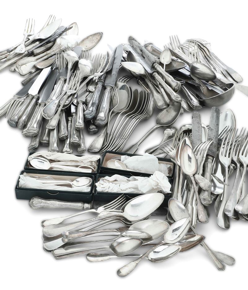 Insieme di posate in metallo argentato  - Auction Silvers - Cambi Casa d'Aste