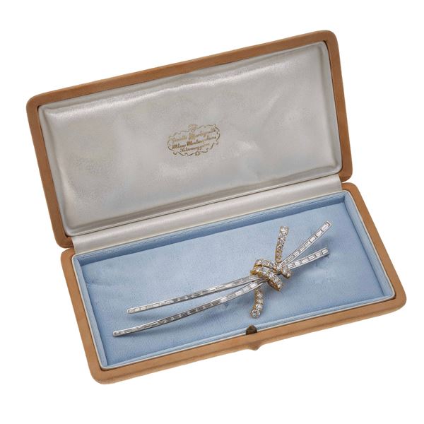 Diamond, platinum and gold "Il fascio di luce" brooch. Signed Martignetti. Silver fitted case