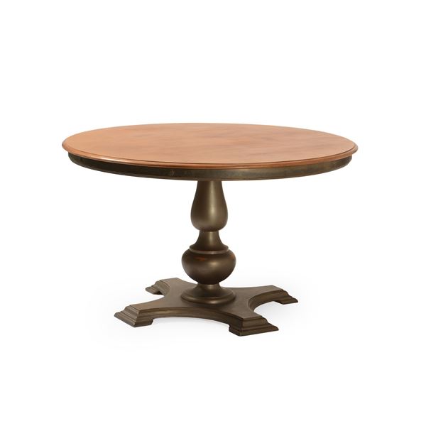 Tavolo tondo in stile con gamba tornita. XX secolo