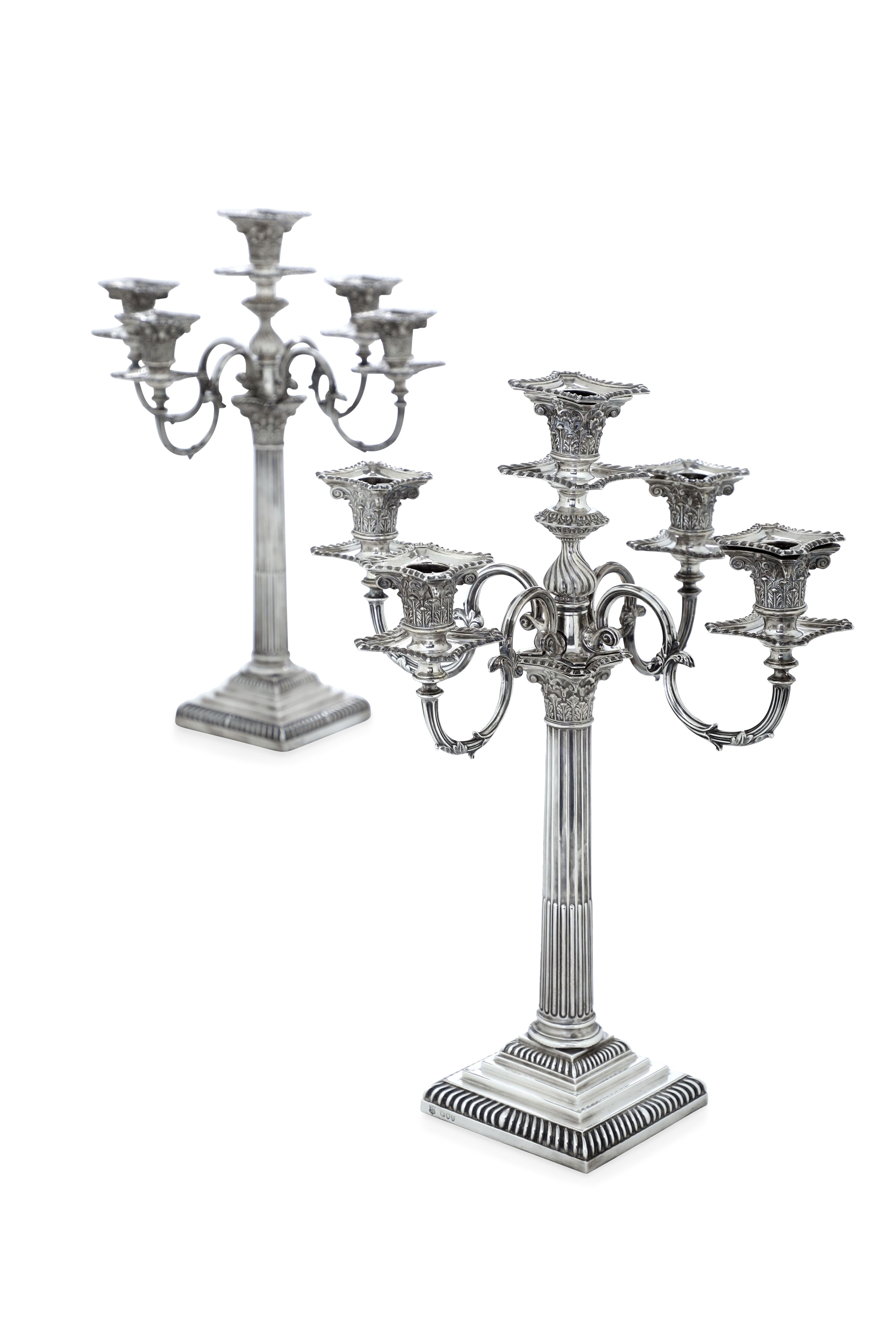 Coppia di Grandi Candelabri a Cinque Fiamme. Londra, 1895. Argentieri William Gibson & Lawrence L...