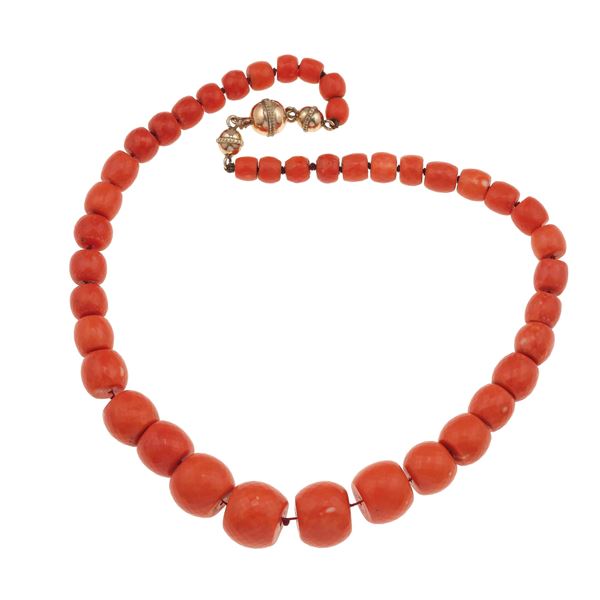 Coral and low-karat gold necklace