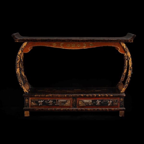 Tavolo in legno laccato raffigurante scena di vita comune con motivi naturalistici e geometrici in oro, Cina, Dinastia Qing, epoca Jiaqing (1796-1820)