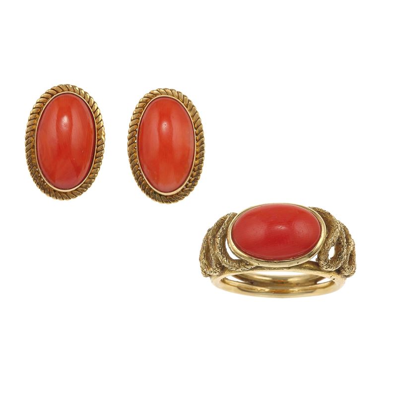 Coral and gold ring and a pair of earrings  - Auction Fine Jewellery - Cambi Casa d'Aste