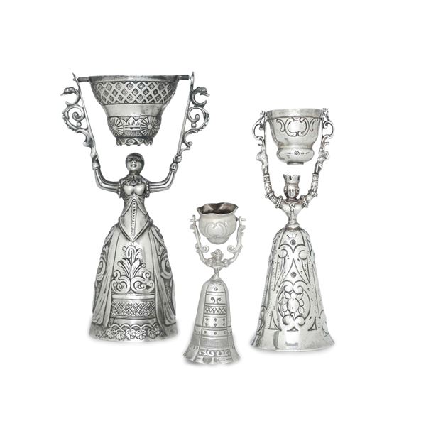 Gruppo di tre coppe dell'amore; diversi argentieri ed epoche
