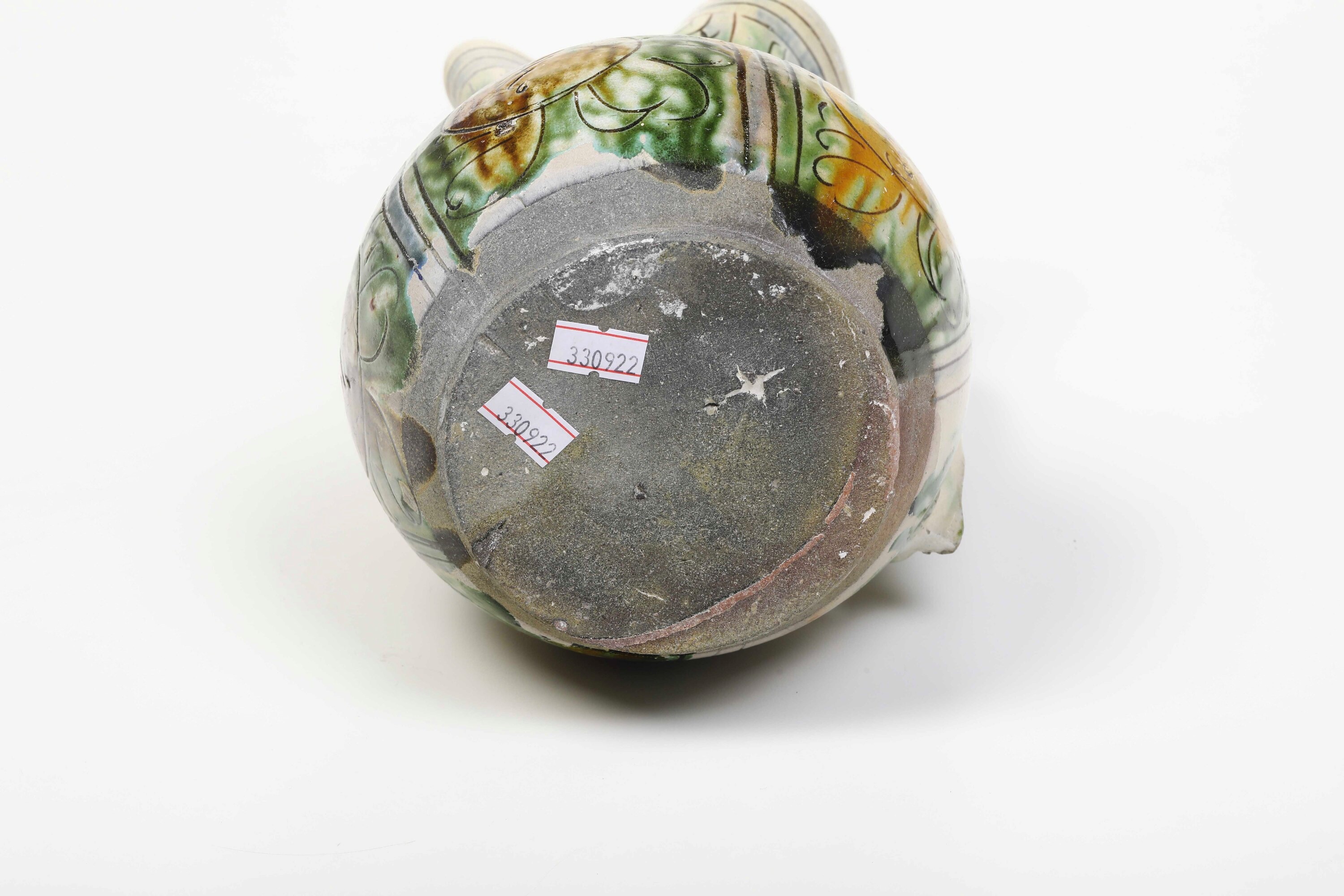 Boccale con mele. Area veneta, XVI secolo.