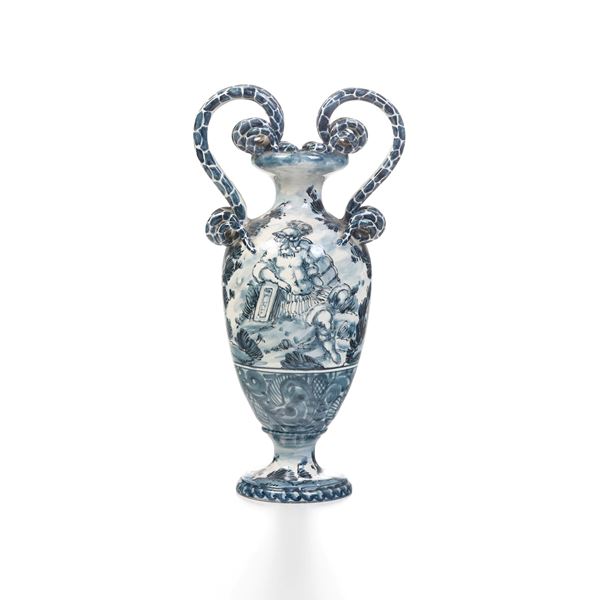 Vaso biansato. Liguria, Varazze, XX secolo.